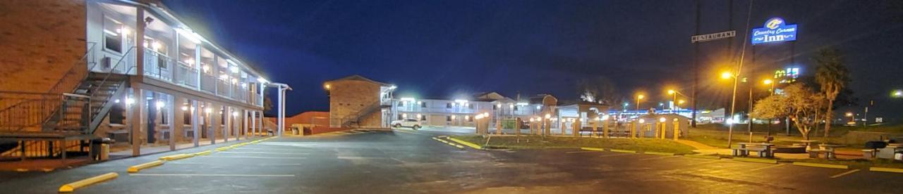 The Country Corner Inn Devine Exterior foto